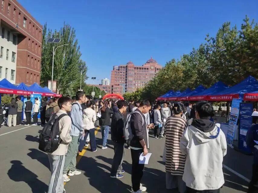 双选会2.jpg